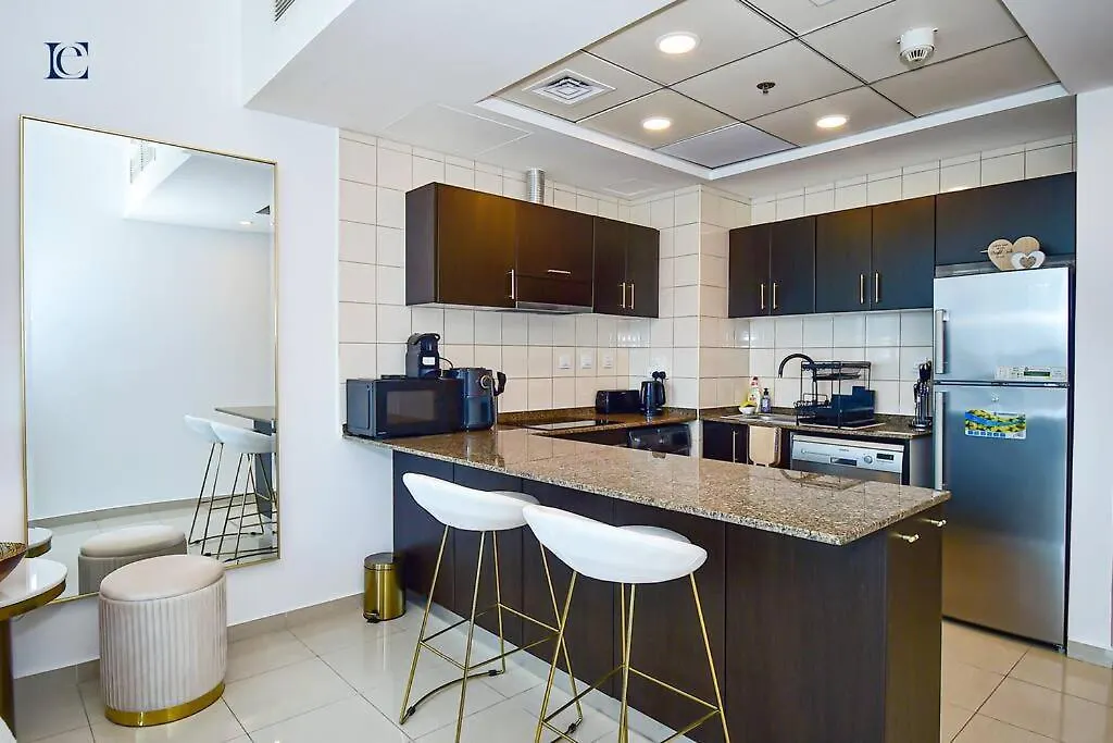 Luxury Escapes - Lake View 1Br In Bay Central Marina Dubai